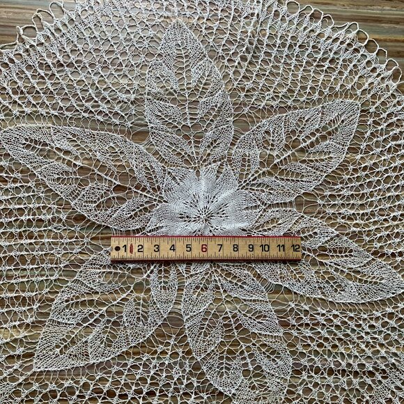 Hand Knit Lace Flower Star Round Tablecloth Vintage White Delicate Doily 42" - Picture 2 of 4